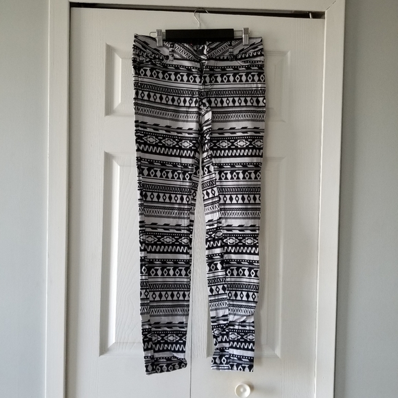 👖BRAZIL PRINTED LEGGINS - Picture 2 of 5